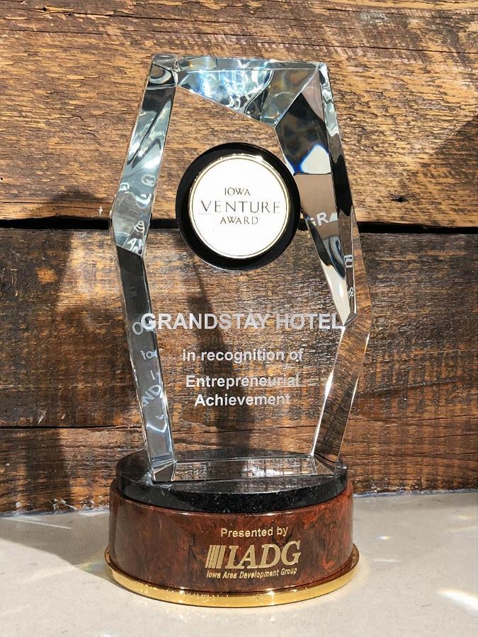 Grandstay Hotel & Suites Rock Valley 외부 사진